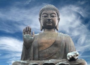 sitzender Buddha im Freien